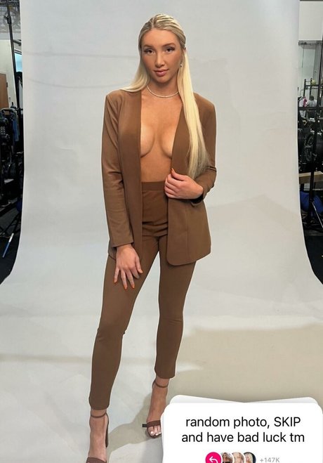 Sarah Baer xxxスター 写真