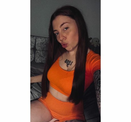 Molly Capper ヌードモデル 画像