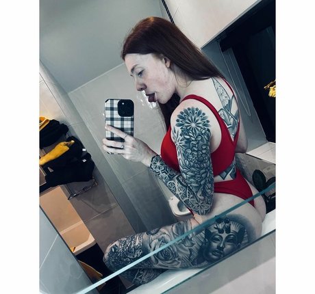 Molly Capper ポルノスター HD 写真