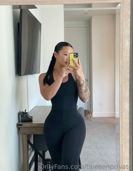 大きなお尻と巨乳のオンリーファンズ ホットポルノ 写真