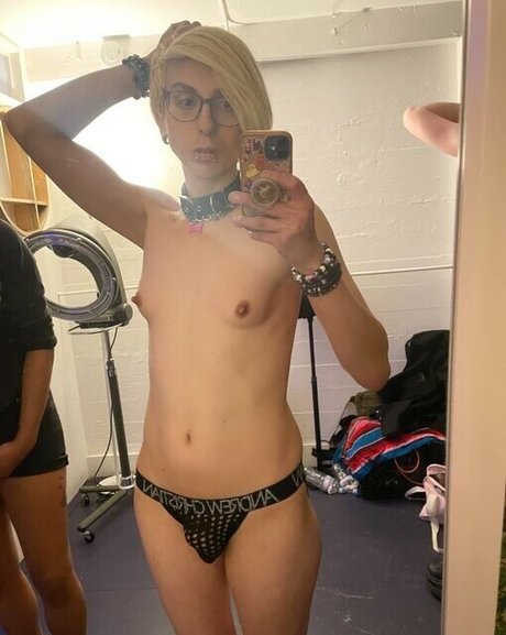 曲線美の女の子オンリーファンズ 素敵 ギャラリー