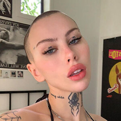 Siiickbrain ポルノ女優 画像