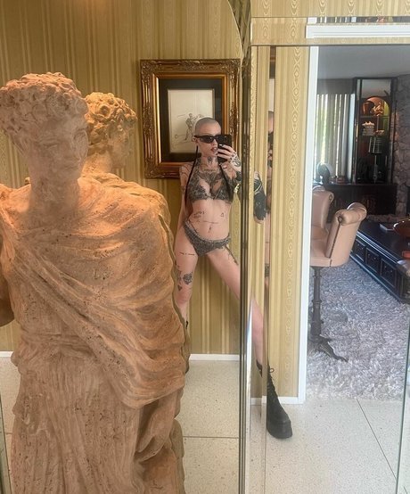 Siiickbrain ポルノスター 裸 アーカイブ