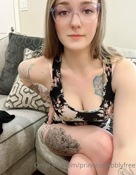 バレーボール オンリーファンズ 美しい裸 画像