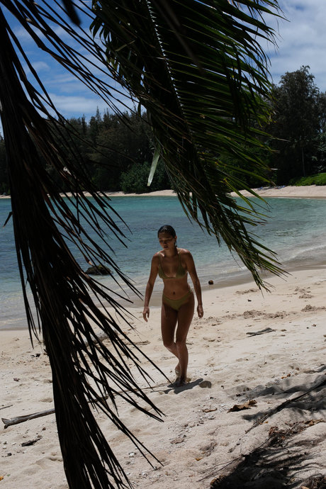 ゲイ筋肉オンリーファンズ 裸 画像