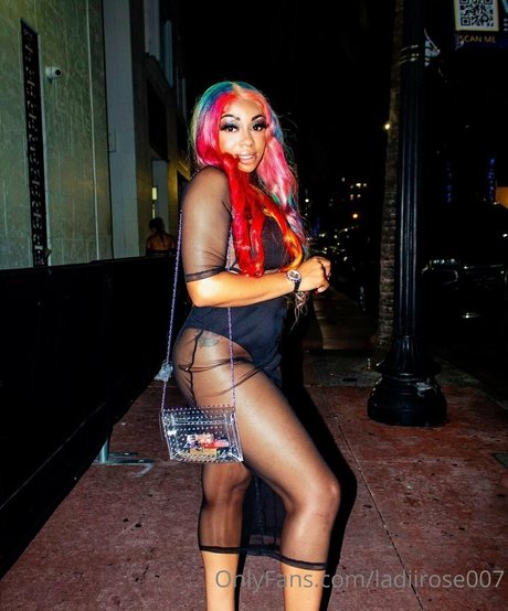 bodyonrose アダルトモデル 写真