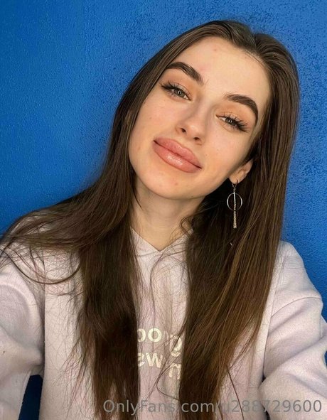 ママのアナルOnlyFans アート裸 写真