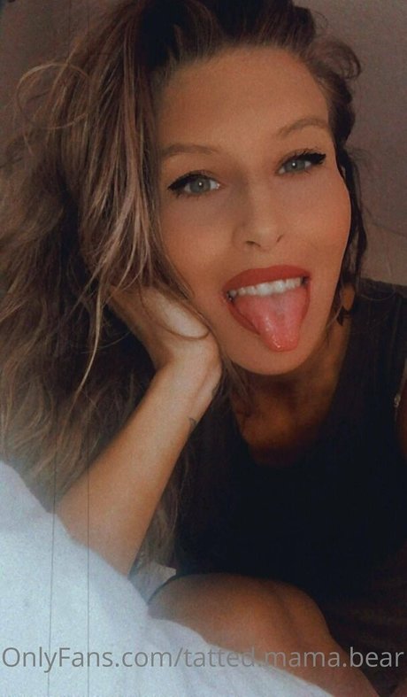 tatted mama bear 裸のスター 写真
