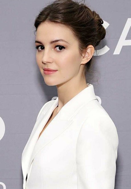 Ella Hunt 高品質モデル 写真