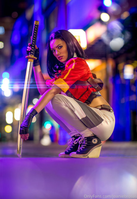 厚い黒檀オンリーファンズ セクシーヌード 写真