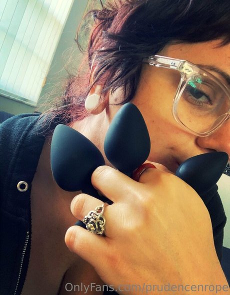 prudencenrope ホットスター 写真