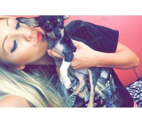 ジンジャートゥインクオンリーファンズ ホットセックス 画像