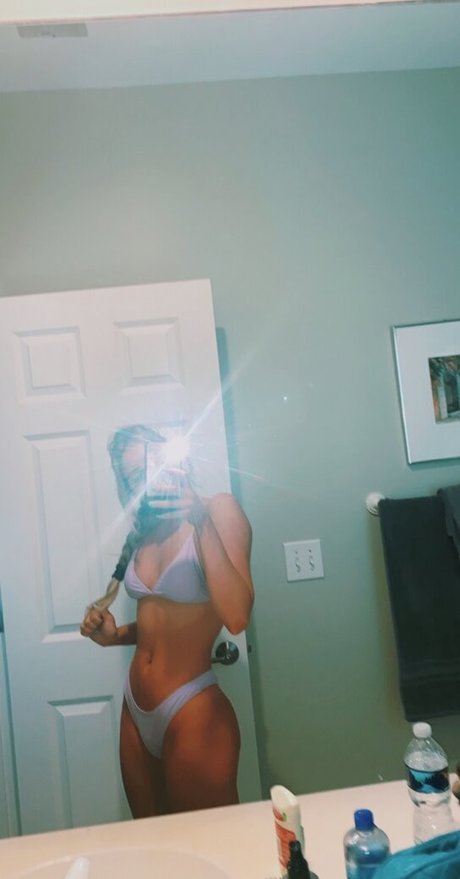 ブラジルの猫オンリーファンズ セクシーヌード 写真