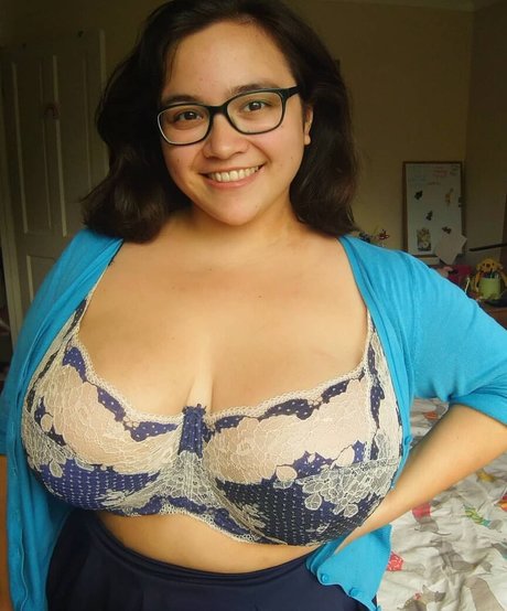 ポーグエボニーオンリーファンズ 無料セックス 写真