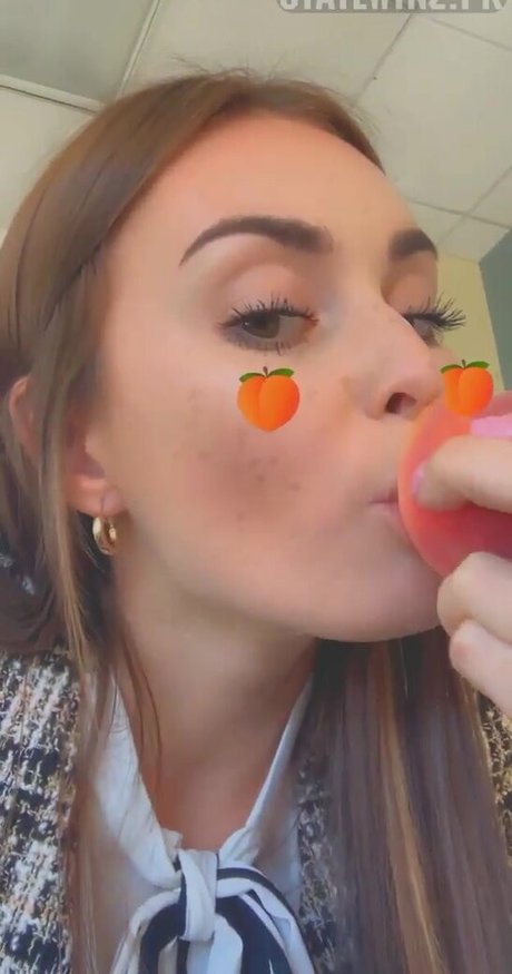 Logan Fabbro アダルトモデル 画像