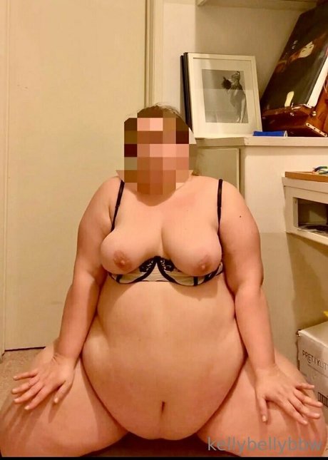 kellybellybbw かわいいモデル 写真