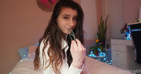 巨乳のオンリーファンズ セクシーヌード 画像