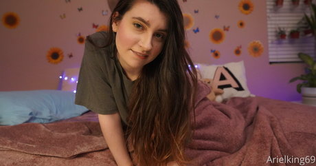 毛深いアジア人オンリーファンズ ポルノグラフィック 写真