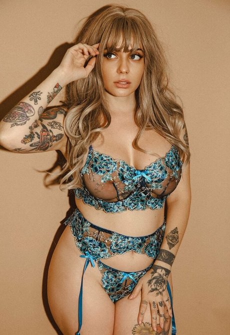 leezalushfree セクシー女優 写真