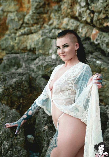 大きな黒い猫OnlyFans 裸 写真