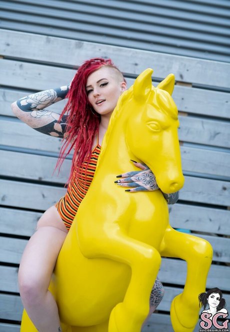 エモ フェムボーイ オンリーファンズ ホットヌード 画像