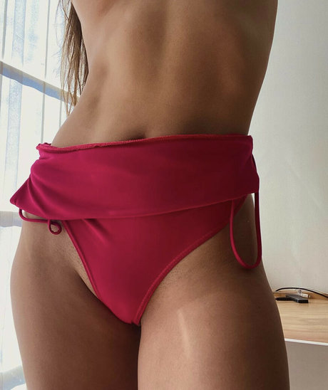 mararciniegaa アートモデル 写真