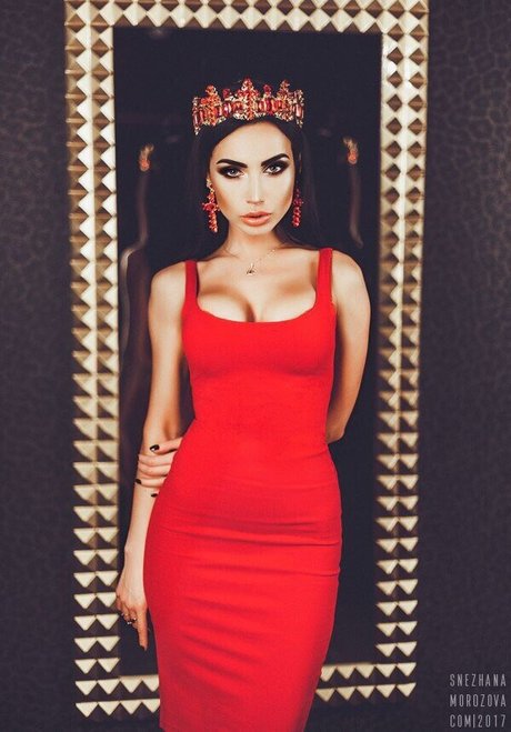 フェイシャルオンリーファンズ セクシーヌード 写真