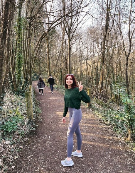 mushutwitch アダルトスター 写真