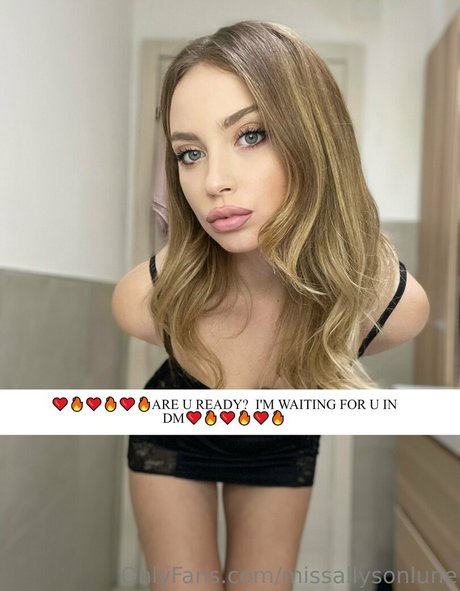 missallysonlune 裸の女優 写真