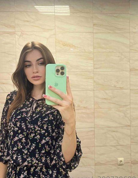 母乳オンリーファン アートヌード 写真