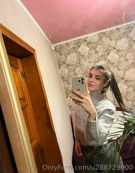 ミニドレス OnlyFans 無料 写真