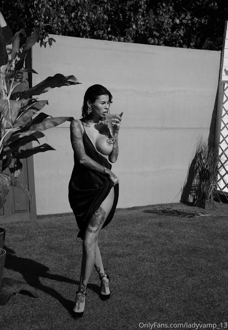 ポーグ xxx オンリーファンズ エロチック 画像