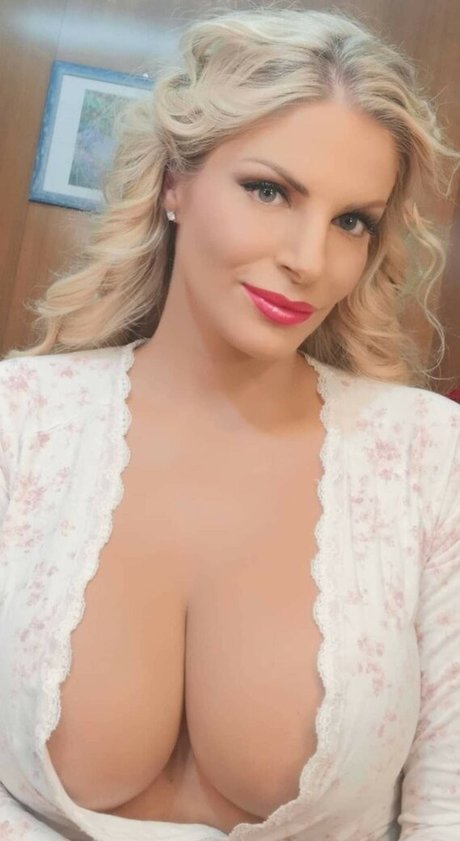 赤毛の太めOnlyFans エロチック 写真