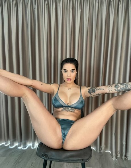 アジア人 ノーPPV オンリーファンズ えろた 写真