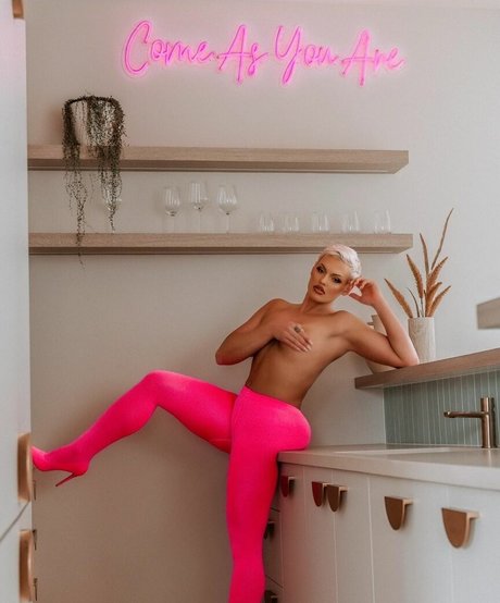 call me ms wolf ポルノスター 独占 写真