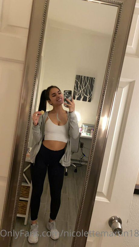 Lilibaby18 ポルノ女優 画像