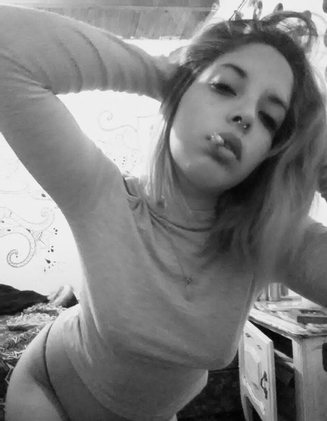 アジア人女性OnlyFans 無料 写真