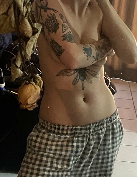 Agnees Monteiro モデル 画像