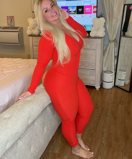 太めのブロンドオンリーファンズ エロ 画像