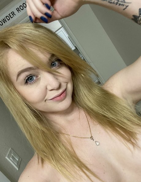 女性フィットネス オンリーファンズ セクシーヌード 画像