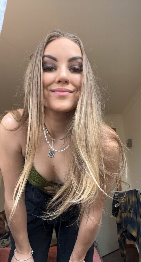 自然な赤毛のオンリーファンズ アダルト無料 写真