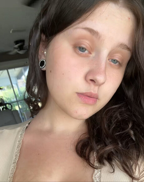 巨乳で曲線美のOnlyFans ホットセクシー 画像