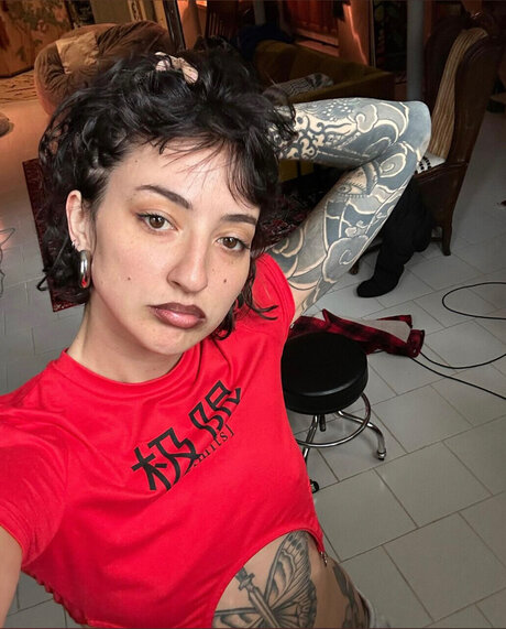 Aggy スターセックス 写真