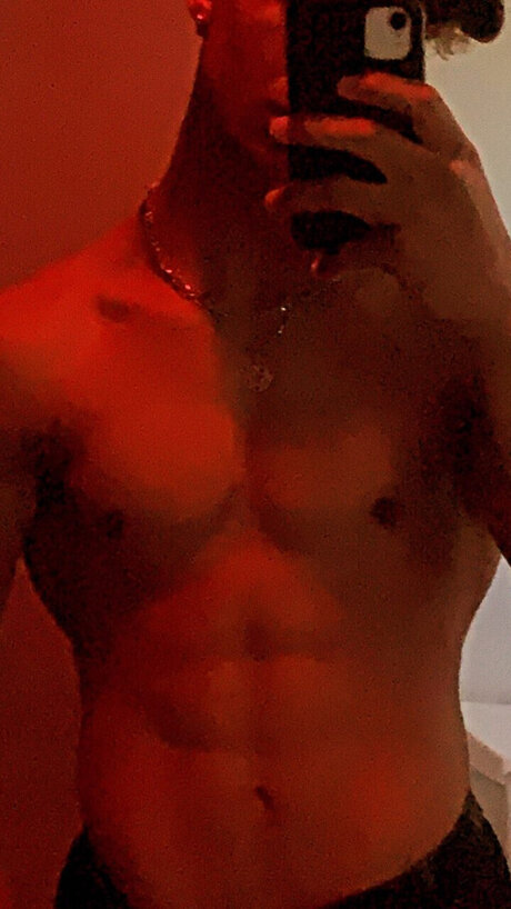 ポーグ xxx オンリーファンズ 無料ヌード 画像