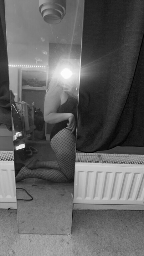 Offarmgal ヌードモデル ギャラリー