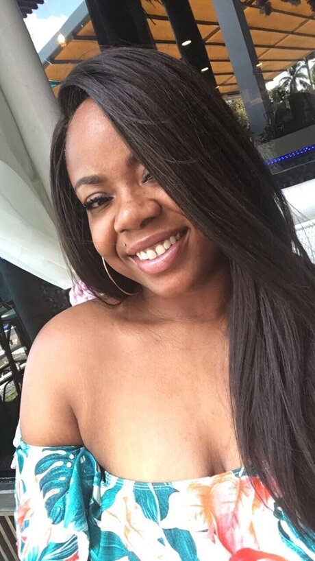 Ms TappIN ポルノスター 写真