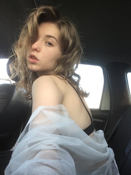 Spyhab ヌード女優 写真