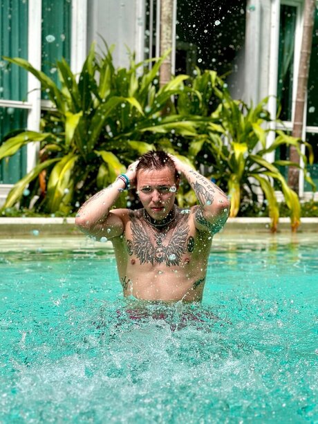 Vlad Rise アダルトスター ギャラリー