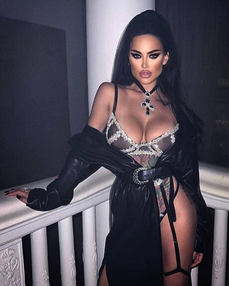 トゥインクスオンリーファンズ ホットセクシー 写真