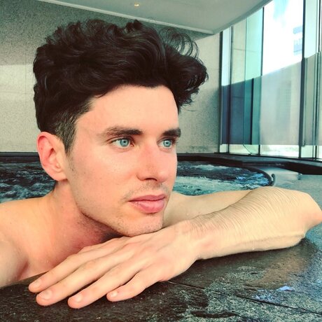 小さなオンリーファンズ 無料セクシー 画像